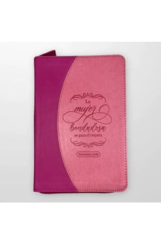 Image of Libreta Imitación Piel Rosa con Cierre: La Mujer Bondadosa
