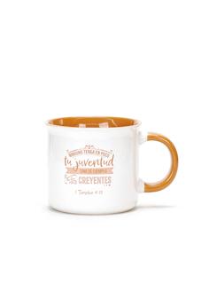 Taza 18 OZ Colección Valiente Ninguno Tenga en Poco tu Juventud